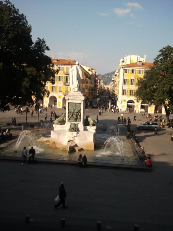 La Place Garibaldi, hier après-midi